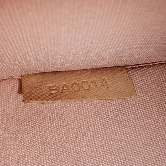 Louis Vuitton Vernis Petronia Street Marshmallow w/ Dust Bag & COA EUC - Picture 17 of 17